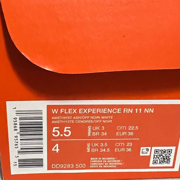 Nike girls  Running Shoes 5.5 - Picture 7 of 7